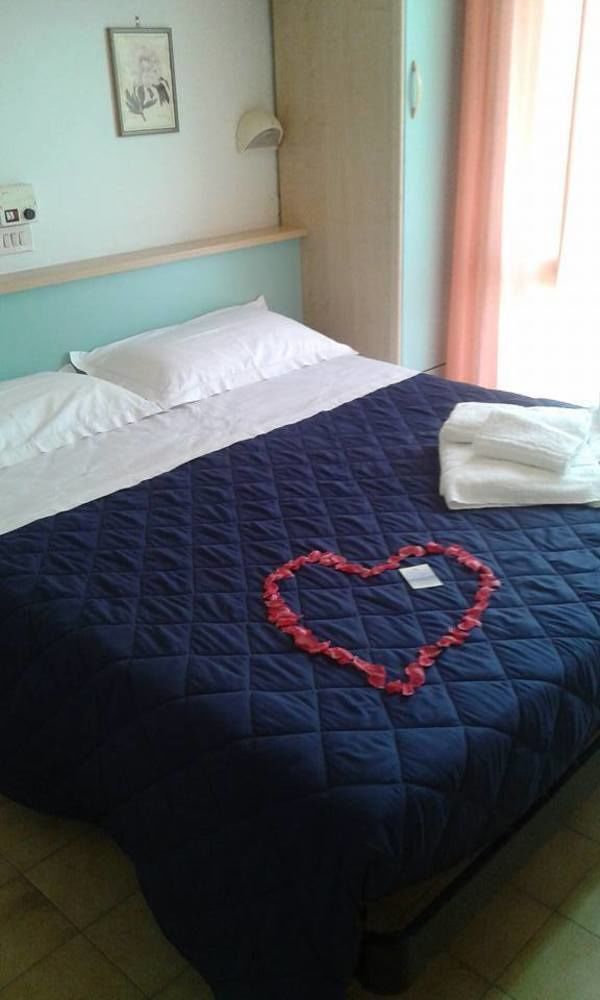 Hotel Gialpina Viserba Di Rimini Экстерьер фото
