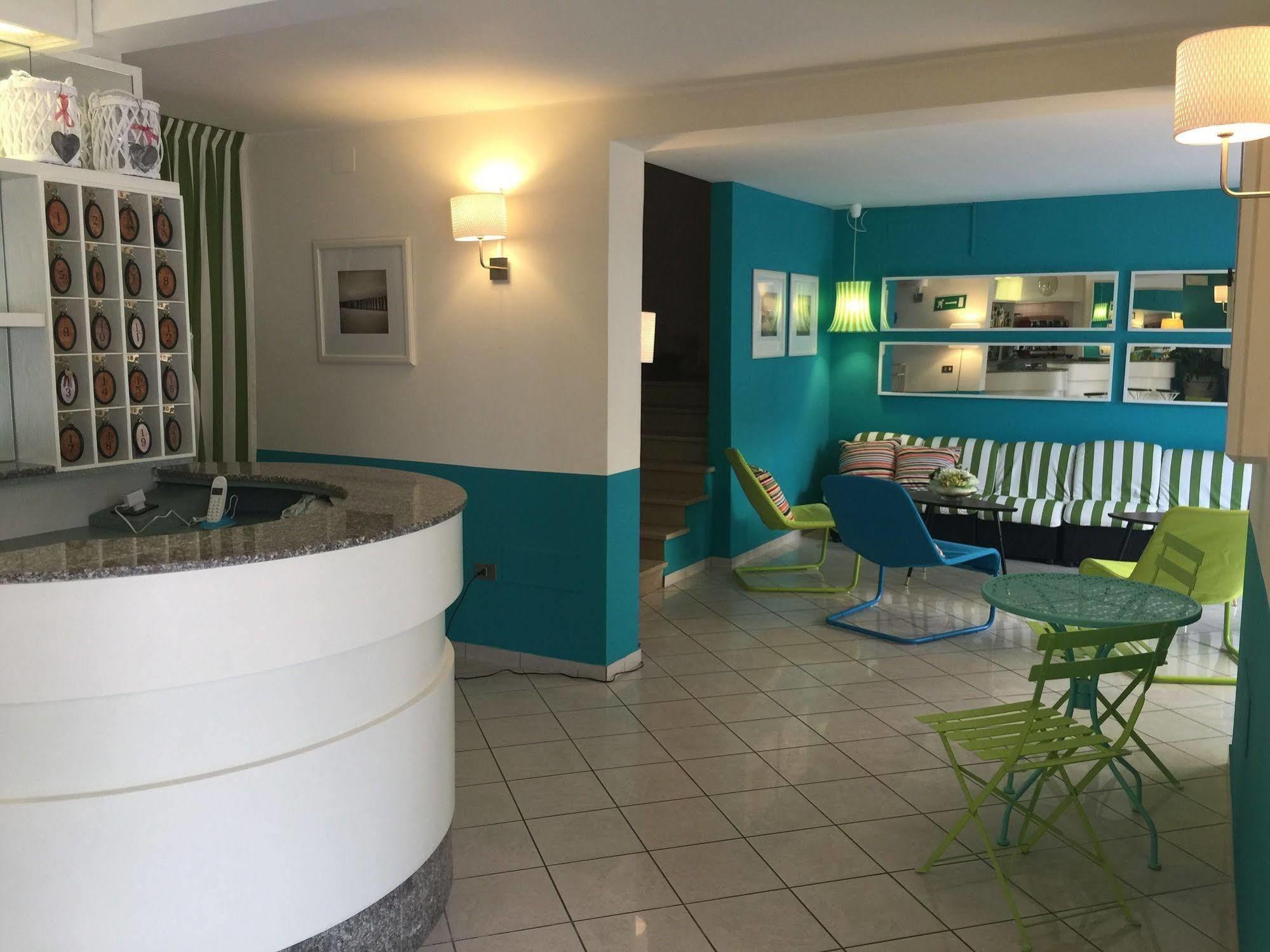 Hotel Gialpina Viserba Di Rimini Экстерьер фото